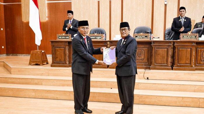 Bupati-Ciamis-Sampaikan-Persetujuan-Substansi-RTRW-kepada-Pihak-DPRD-Ciamis.jpg
