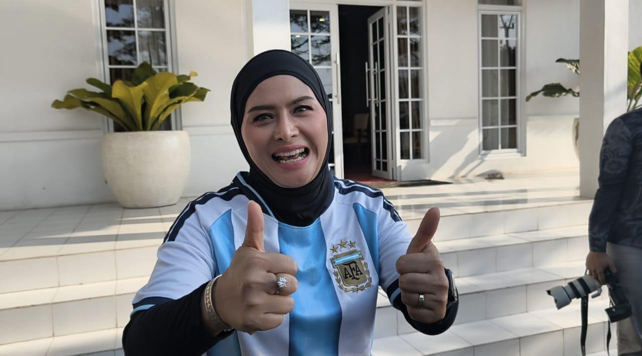 Pakai Jersey, Bupati Pangandaran Dukung Argentina di Piala Dunia 2026, Idolakan Messi - Tribunjabar.id