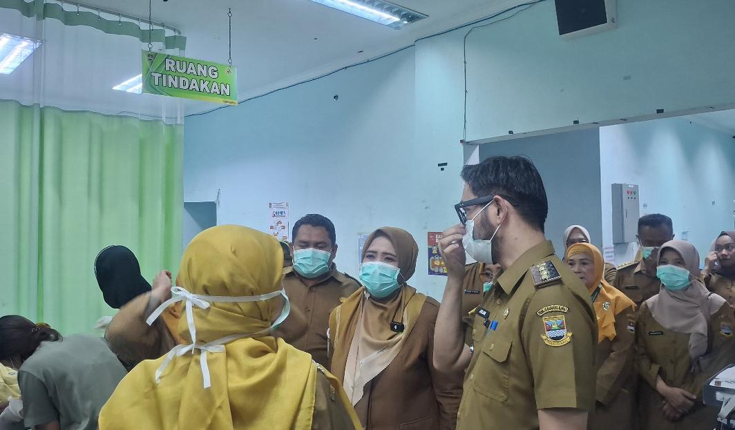 Bupati-Jeje-Ritchie-Ismail-melakukan-inspeksi-mendadak-ke-RSUD-Cililin.jpg