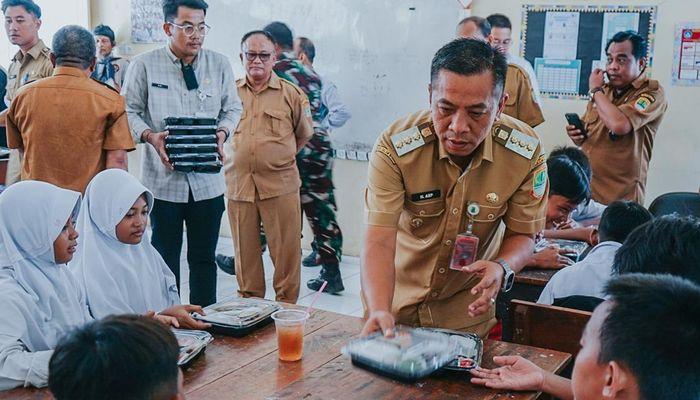 Bupati Karawang Mengaku Sudah Siap Menjalankan Program Makanan Bergizi di Sekolah