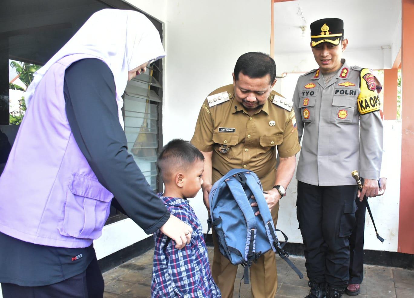 Bupati-Sumedang-Dony-Ahmad-Munir-dan-Kapolres-Sumedang-AKBP-Sandityo-Mahardika.jpg