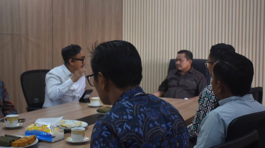 Bupati-Sumedang-Dony-Ahmad-Munir-saat-menerima-audiensi-Kabar-Grup-Indonesia-KGI.jpg