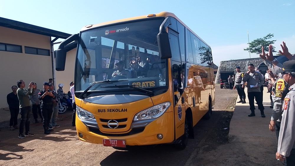 Bus-sekolah-gratis-diluncurkan.jpg