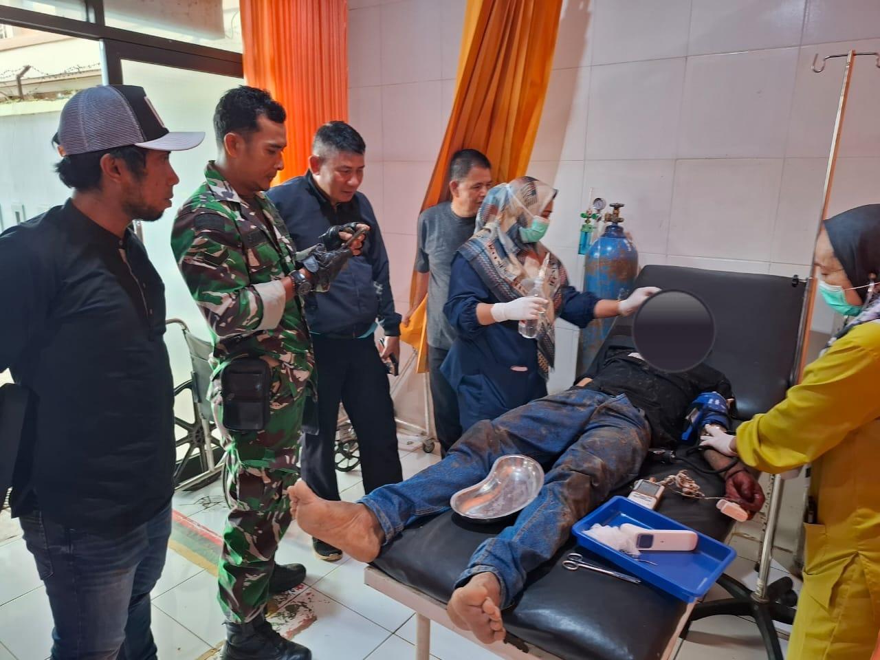 CMH-35-warga-Kecamatan-Selawi-Kabupaten-Garut-pelak.jpg