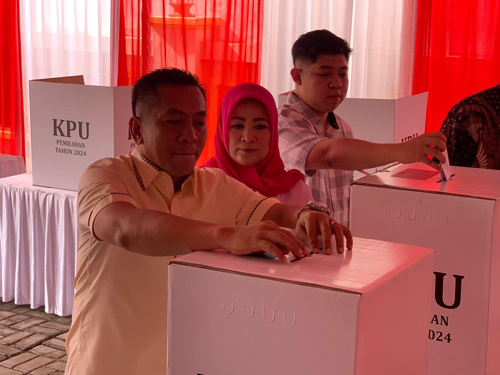 Calon-Bupati-Karawang-nomor-urut-2-Aep-Syaepuloh-1211.jpg