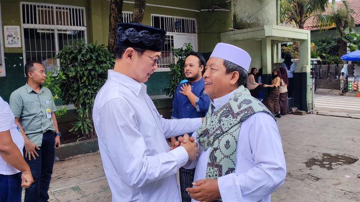 Calon-Wali-Kota-Bandung-Dandan-Riza-Wardana-bersama-Pimpinan-Ponpes-Al-Burhan-11.jpg