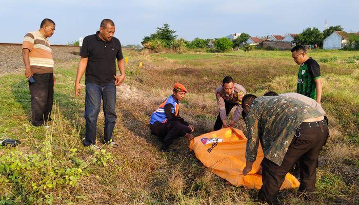 Cirebon-Poltak-Ronal-Alam-Setiawan-29-yang-tewas-tertabrak-kereta-api.jpg