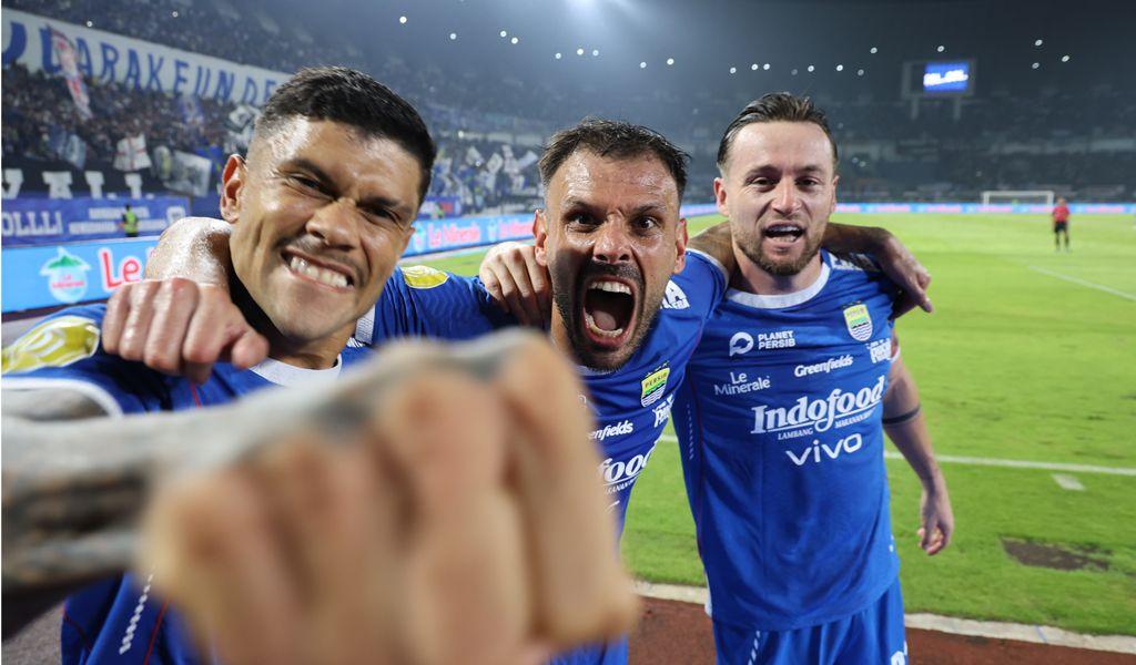 Ciro-Alves-Tyronne-del-Pino-dan-Marc-Klok-merayakan-gol-persib.jpg