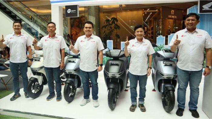 DAM_001-Seluruh-jajaran-manajemen-PT-Daya-Adicipta-Motora-berfoto-bersama.jpg