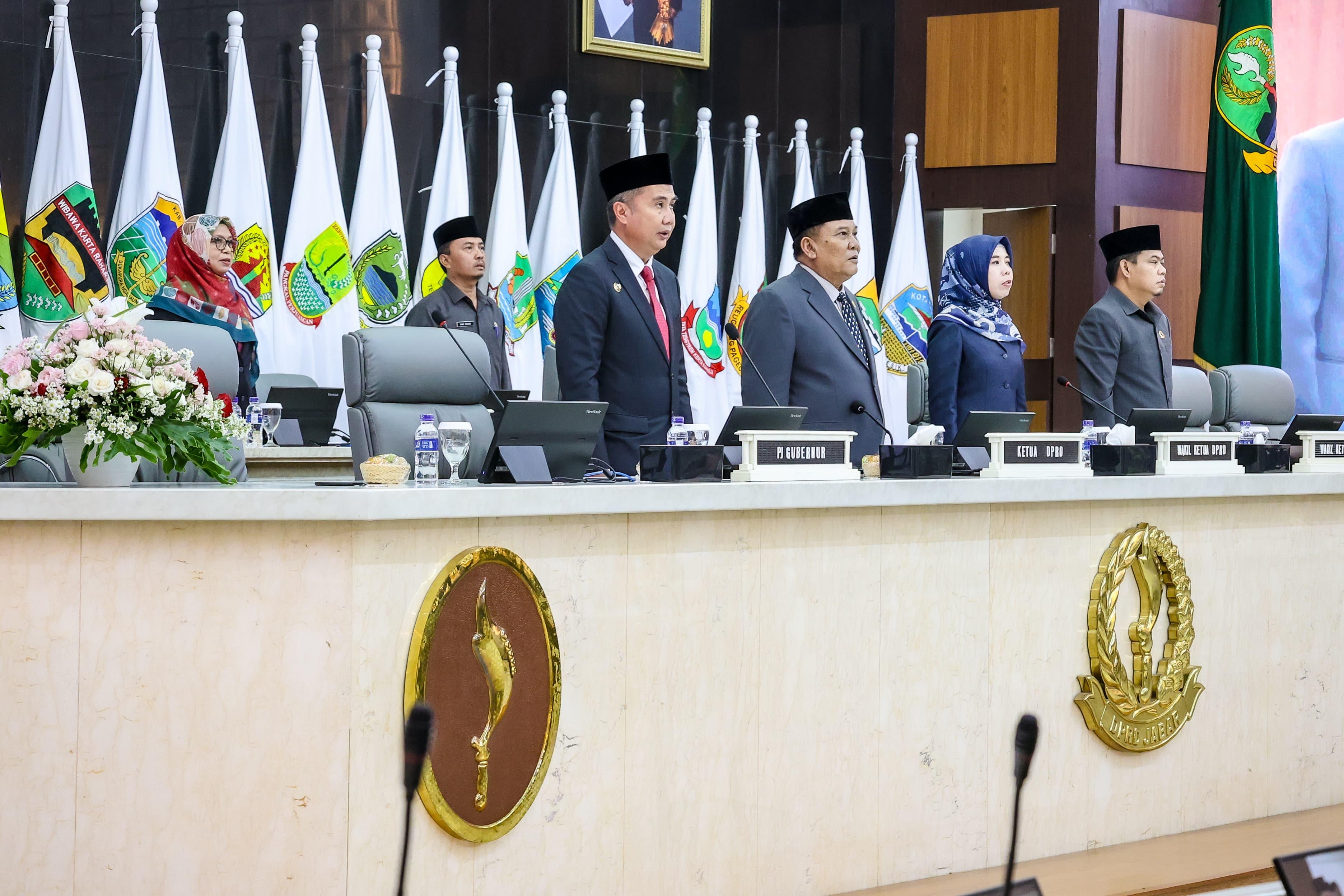 DPRD-Provinsi-Jawa-Barat-menggelar-Rapat-Paripurna-Jumat-132024.jpg