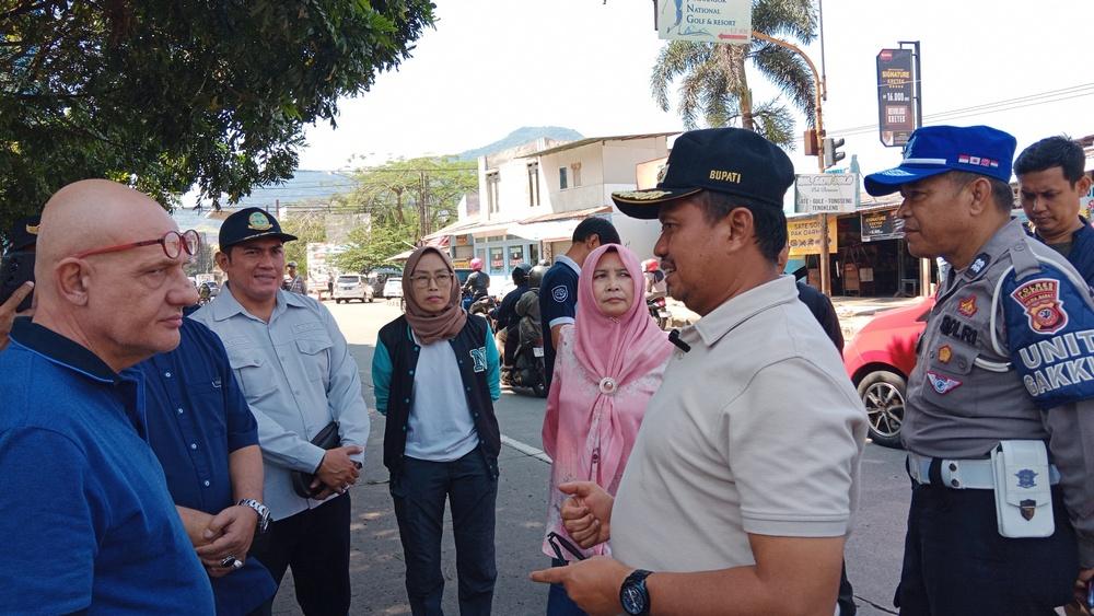 Dalam-olah-TKP-ini-Bupati-Sumedang-Dony-Ahmad-Munir-hadir.jpg