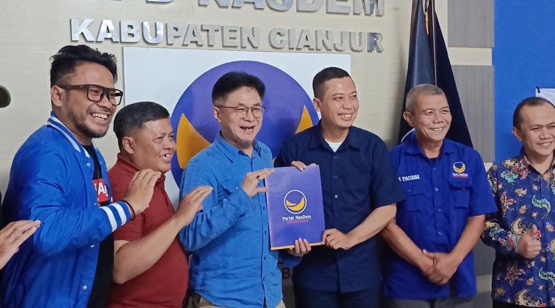 Dany-Gumilar-mengambil-formulir-ke-DPD-Nasdem-Cianjur.jpg