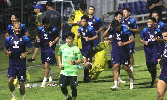 David-da-Silva-kiri-sudah-bergabung-dalam-sesi-latihan-Persib-Bandung.jpg