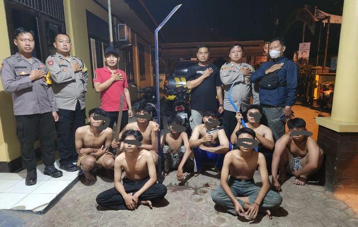 Delapan-Remaja-yang-diamankan-Polsek-Binong.jpg
