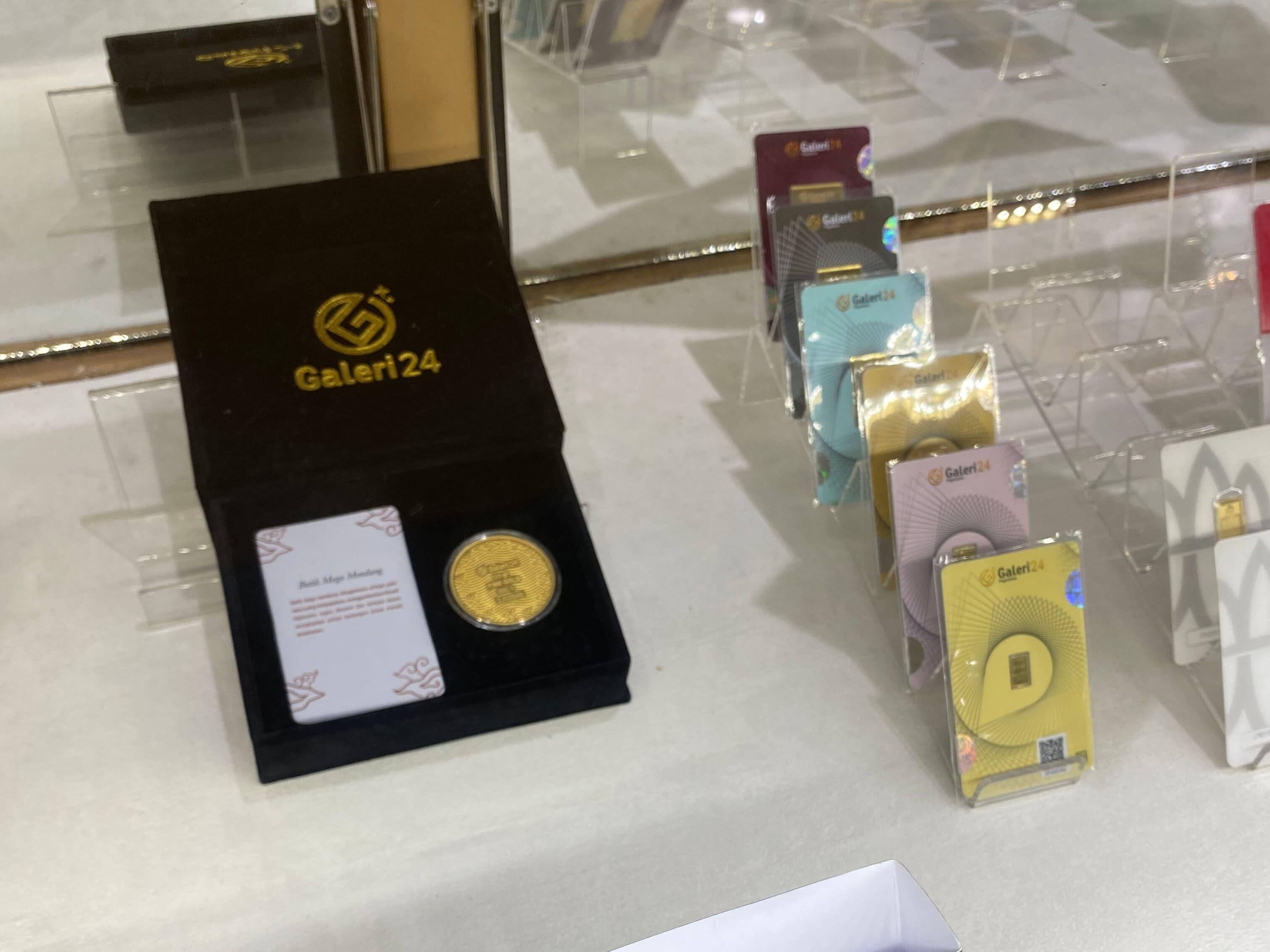 Deretan-varian-emas-Galeri-24.jpg