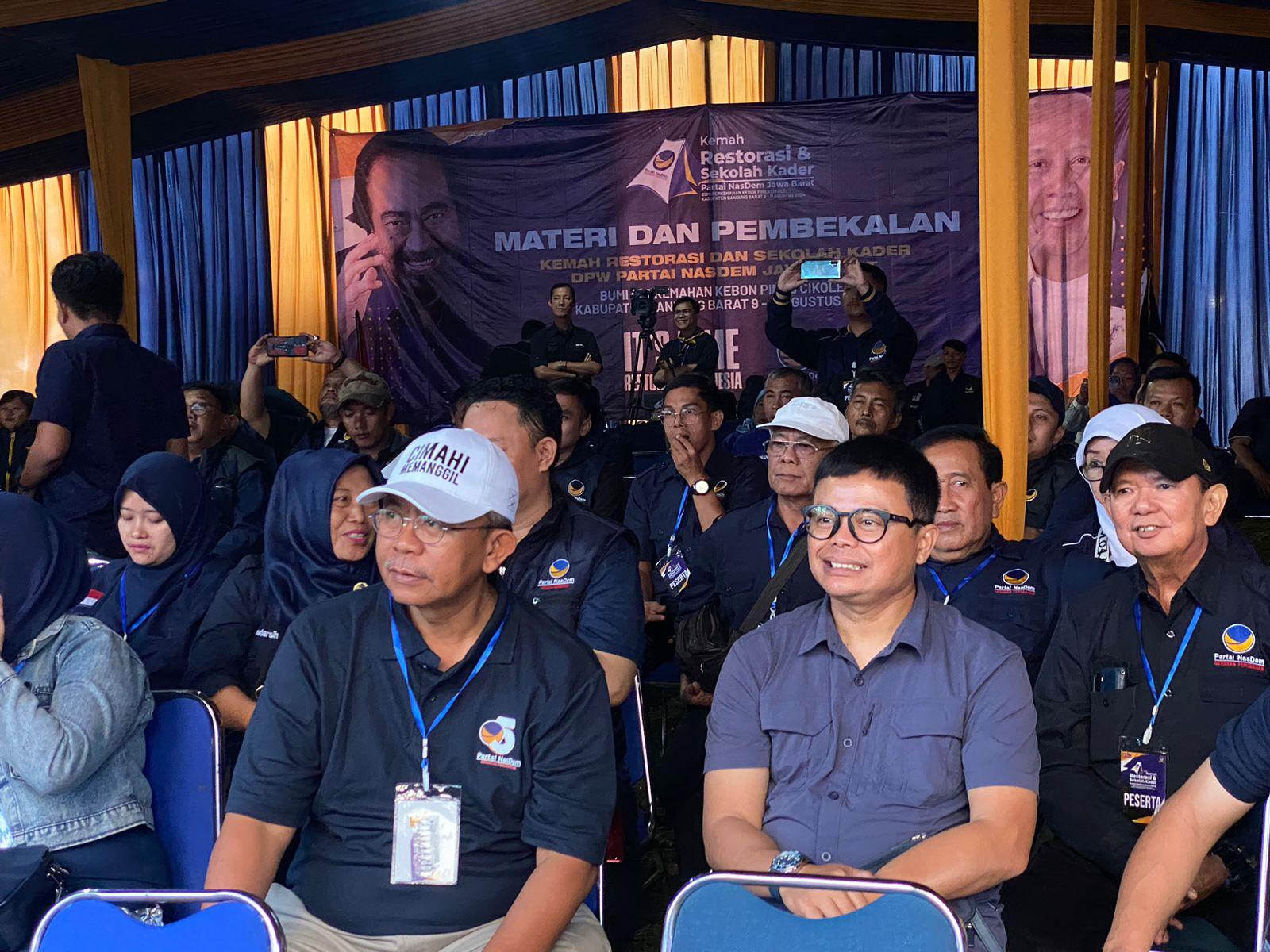 Dikdik-Suratno-Nugrahawan-dan-Bagja-Setiawan-terlihat-duduk.jpg