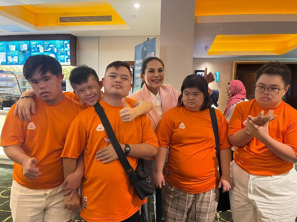 Kisah Anak Spesial Nobar Film Semua Akan Baik-baik Saja: Momen Suryakanti Bangun Semangat Keluarga