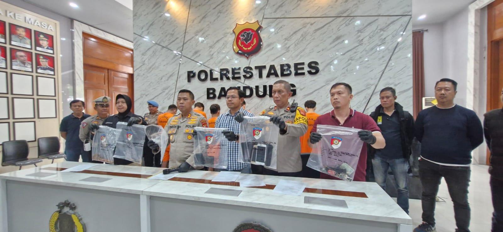 Dua-pelaku-begal-dan-empat-penadah-di-Bandung-diringkus.jpg