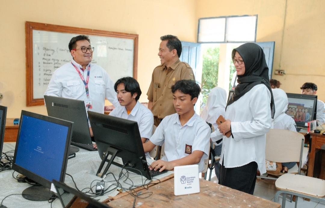 Dukung-Digitalisasi-Pendidikan-di-Indramayu-XLSMART-Selenggarakan-Program-Kelas-Cerdas-Digital.jpg