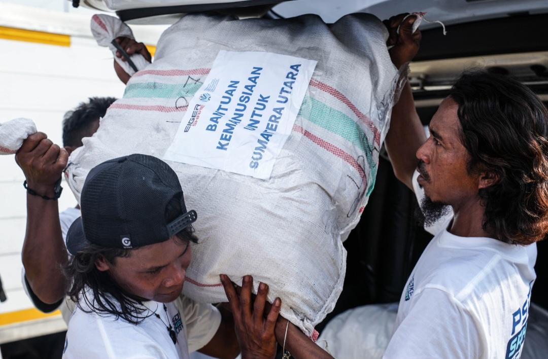 Bersama Pulihkan Aceh dan Sumatra: EIGER Adventure Salurkan 5 Ton Bantuan Pakaian