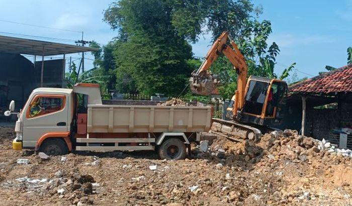 Rumah Tangga Kandas, Pria di Pamekasan Pilih Ratakan Rumah yang Habiskan Uang Setengah Miliar