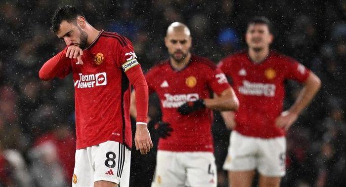 Ekspresi-kecewa-kapten-Manchester-United-Bruno-Fernandes-kiri.jpg