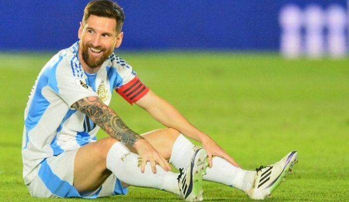 Ekspresi-penyerang-Argentina-Lionel-Messi-saat-melawan-Paraguay.jpg