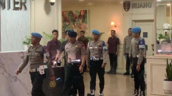 Fakta-fakta-Kompol-Cosmas-ungkap-pengakuan-hingga-menangis-dipecat-dari-anggota-Polri.jpg