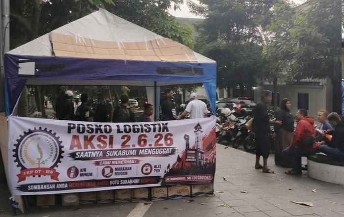Forum-RT-RW-Kota-Sukabumi-mendirikan-Posko-Logistik.jpg
