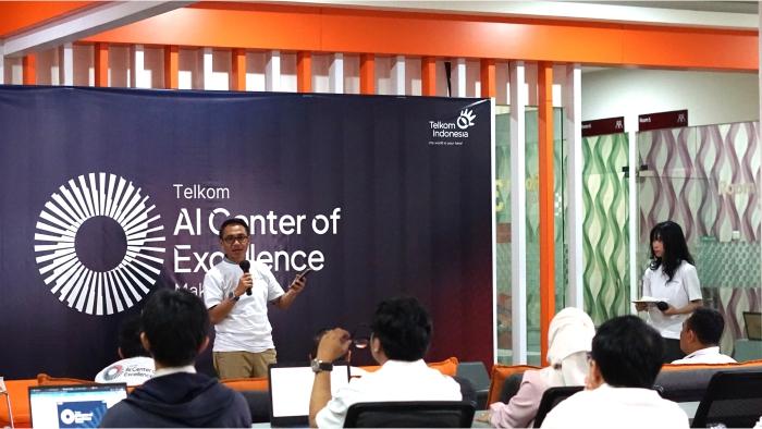Foto-1-Direktur-IT-Digital-Telkom-Faizal-Rochmad-Djoemadi-memberikan-sambutan-dalam-agenda-AI.jpg