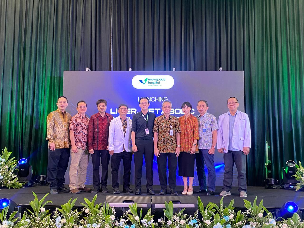 Foto-bersama-peluncuran-Liver-Metabolic-Wellness-Center-LMWC.jpg