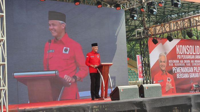 Ganjar-Pranowo-menyampaikan-sambutan-di-Cirebon-Sabtu-362023.jpg