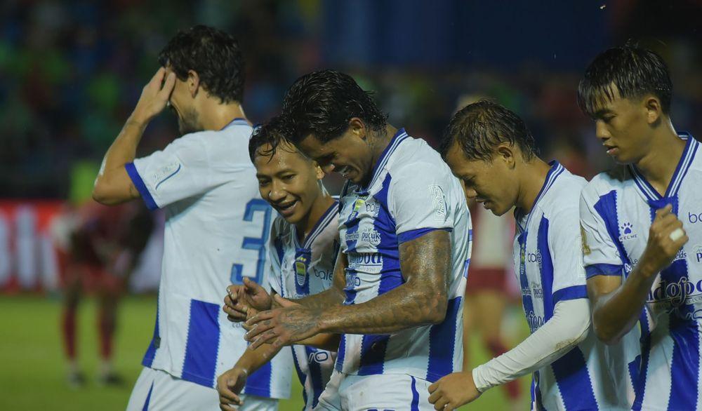 Gelandang-PERSIB-Beckham-Putra-Nugraha-bers.jpg