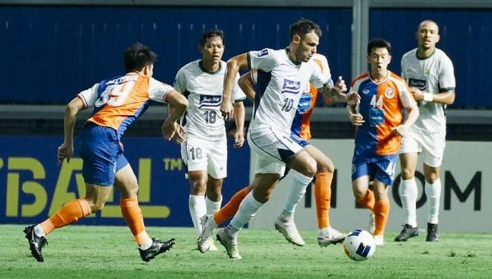 1 Punggawa Port FC Dapat Jersey Persib Bandung dari Rachmat Irianto, Kode Ajakan Gabung?