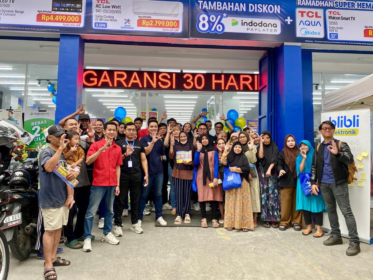 Grand-Opening-Blibli-Elektronik-di-Jalan-Margacinta-No-98-Kota-Bandung.jpg