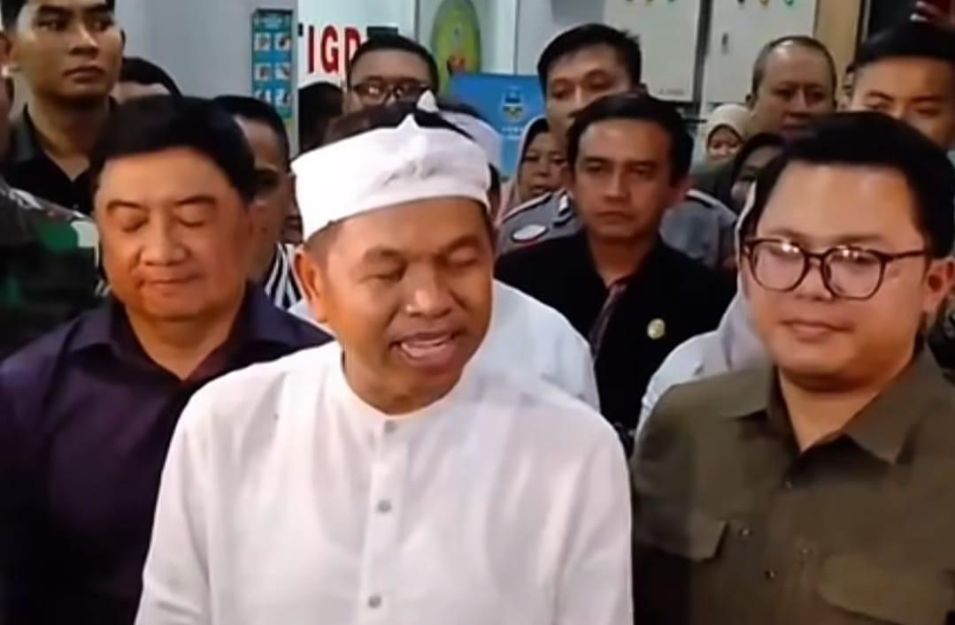 Gubernur-Jabar-Dedi-Mulyadi-saat-mendatangi-RSUD.jpg