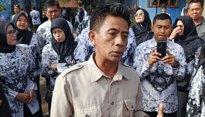 Guru-mata-pelajaran-IPS-di-SMPN-2-Jalancagak-Rana-Saputra-memberikan-klarifikasi.jpg