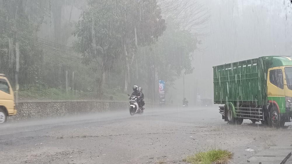 Kota Bandung Diprekdiksi Masih Diguyur Hujan di Akhir Tahun, Warga Diminta Waspada Bencana