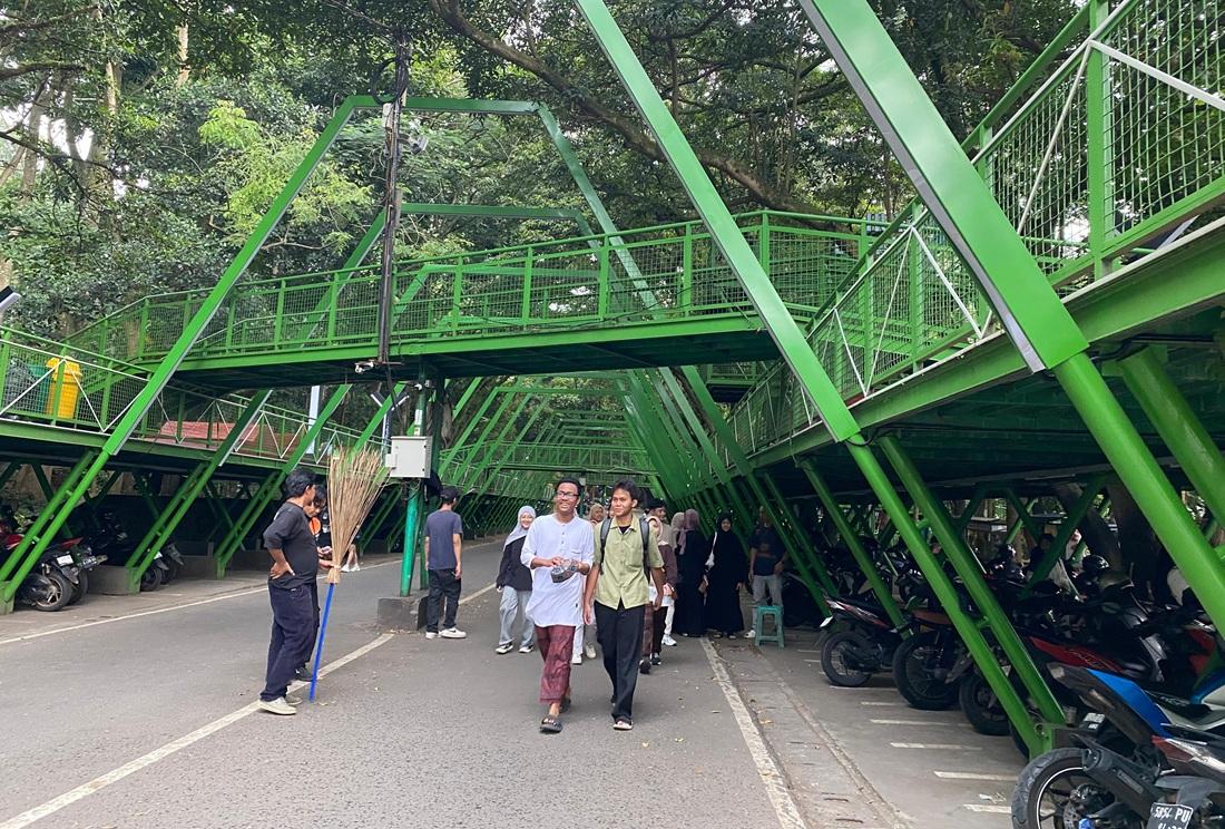Ngabuburit Asyik di Hutan Kota Babakan Siliwangi Bandung, Nikmati Udara Sejuk Sambil Berburu Takjil