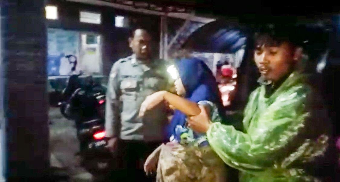 Ibu-hamil-akan-melahirkan-dibantu-polisi-Sukabumi.jpg