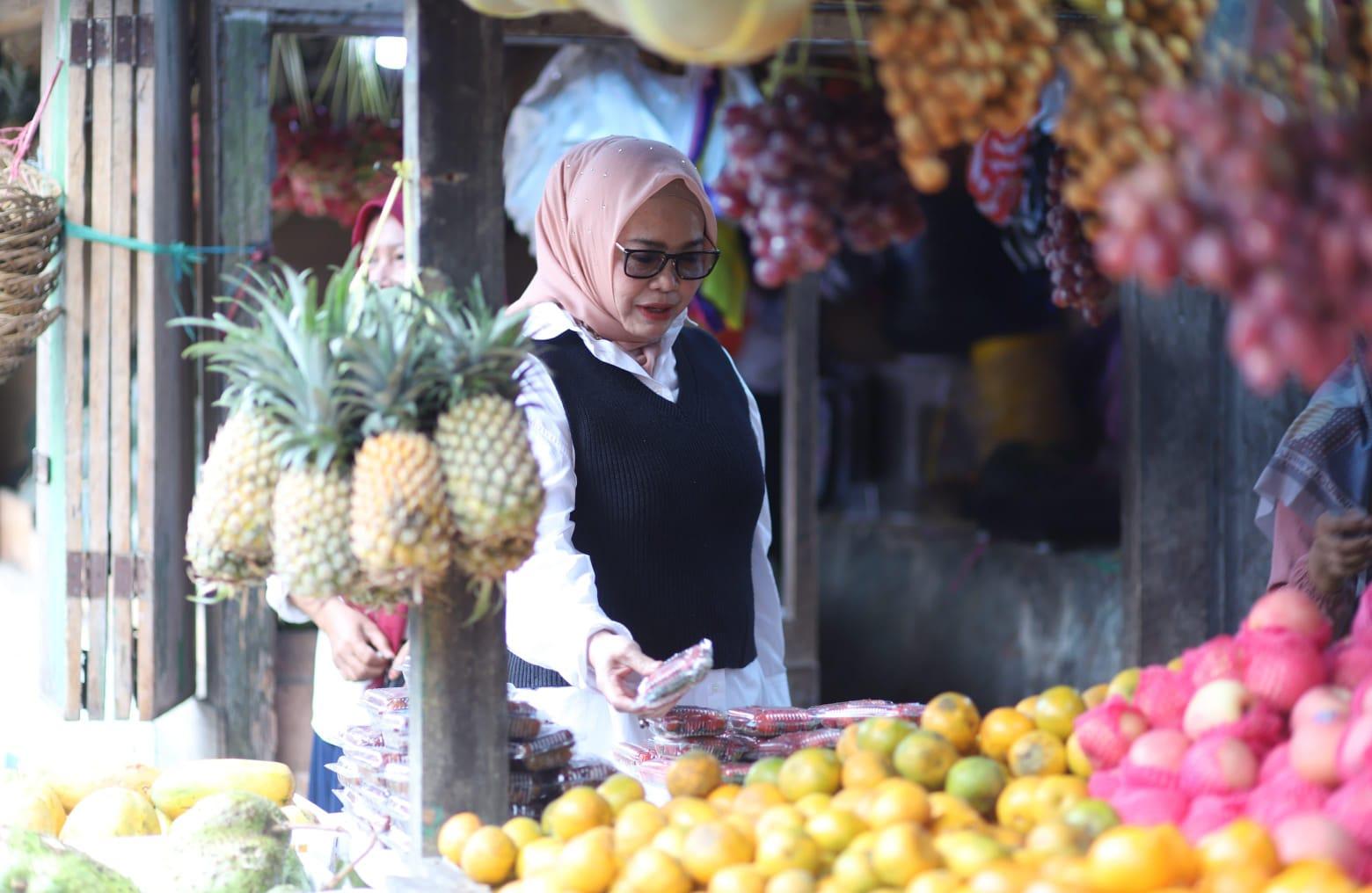 Pelemahan Rupiah, Ida Wiradinata: Rakyat Desa Memang Tak Pakai Dolar, Tapi Harga Sembako Naik