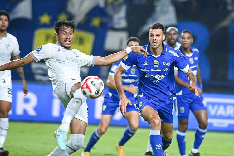 Jalannya-pertandingan-Persib-Vs-Arema-FC-dalam-pekan-k.jpg