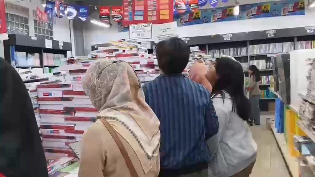 Musim Masuk Sekolah Dongkrak Penjualan Perlengkapan ATK di Bandung - Tribunjabar.id