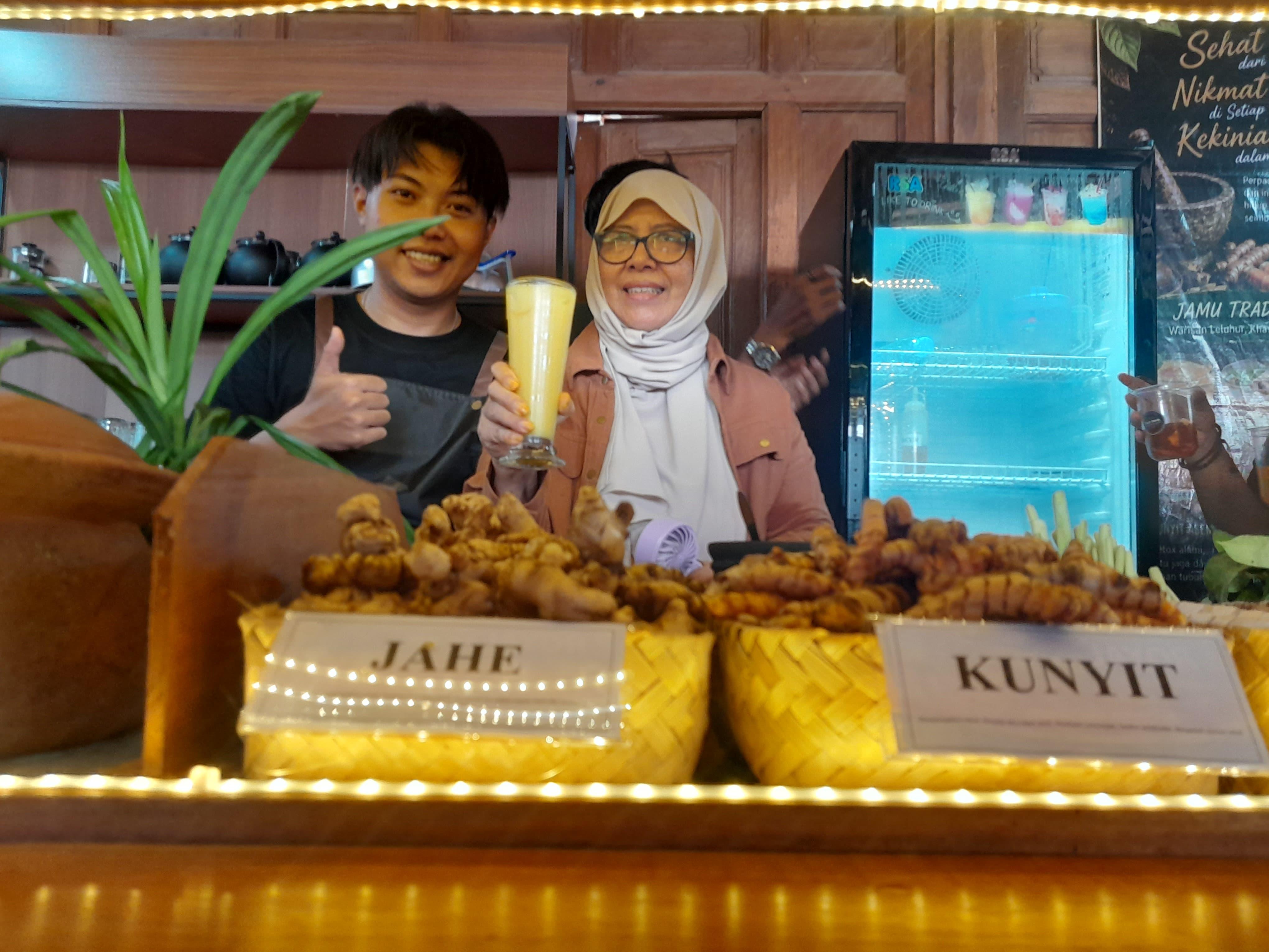 Jeng-Ratu-jamu-tak-lagi-identik-dengan-rasa-pahit.jpg