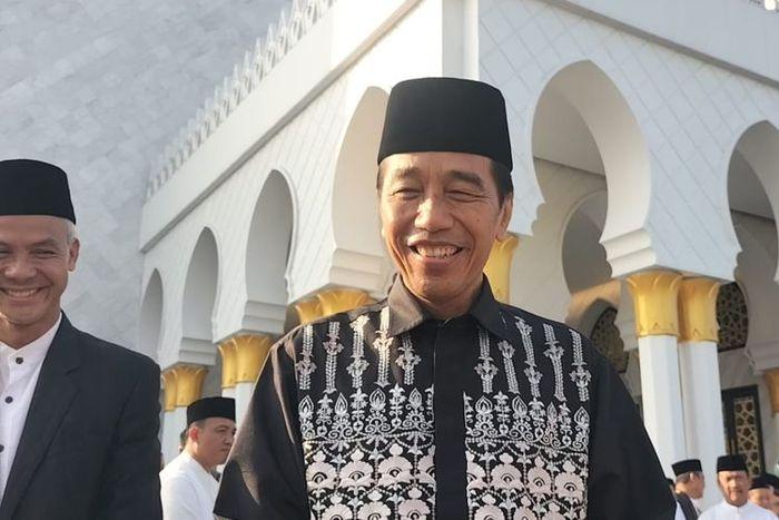 Jokowi-dan-Ganjar-salat-Id-di-Solo.jpg