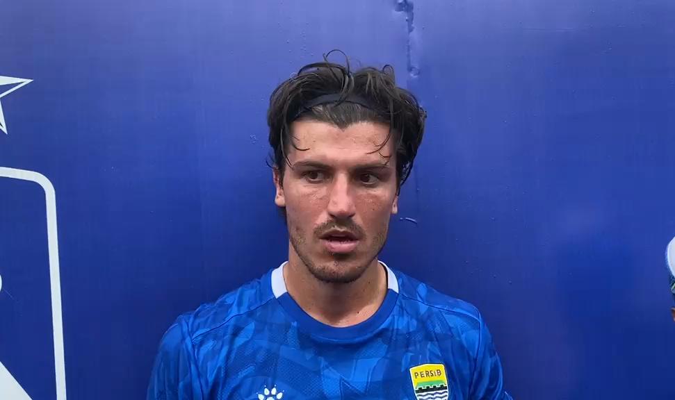 Juru-gedor-Persib-Sergio-Castel-sete.jpg