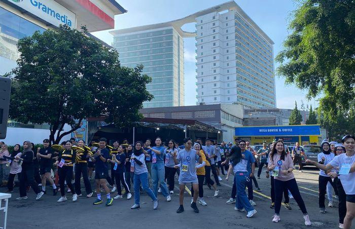 Semarak KG Cup 2025: Fun Walk, Zumba, dan Aksi Bersih-bersih Taman di Kota Bandung