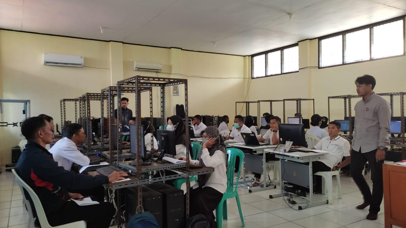 KPU Kabupaten Subang Melaksanakan Computer Assisted Test Kepada Calon Panitia Pemungutan Suara