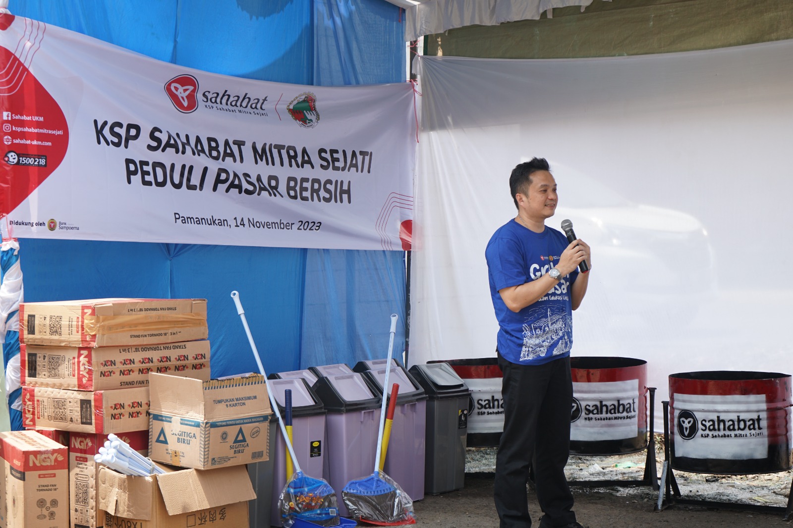 Sambil Bersihkan Lingkungan Pasar, KSP Sahabat Mitra Sejati Ajak Pedagang Melek Literasi Keuangan