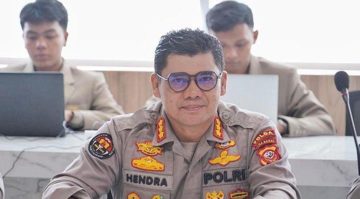 Kabid-Humas-Polda-Jabar-Kombes-Hendra-Rochmawan-2808.jpg